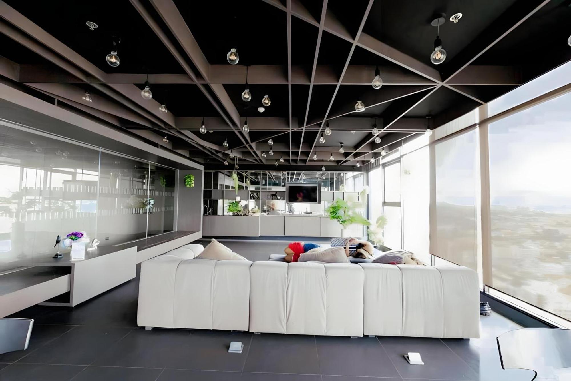 The Base Apartments At Central Pattaya Luaran gambar