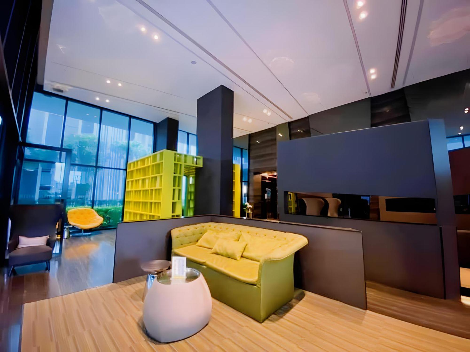The Base Apartments At Central Pattaya Luaran gambar