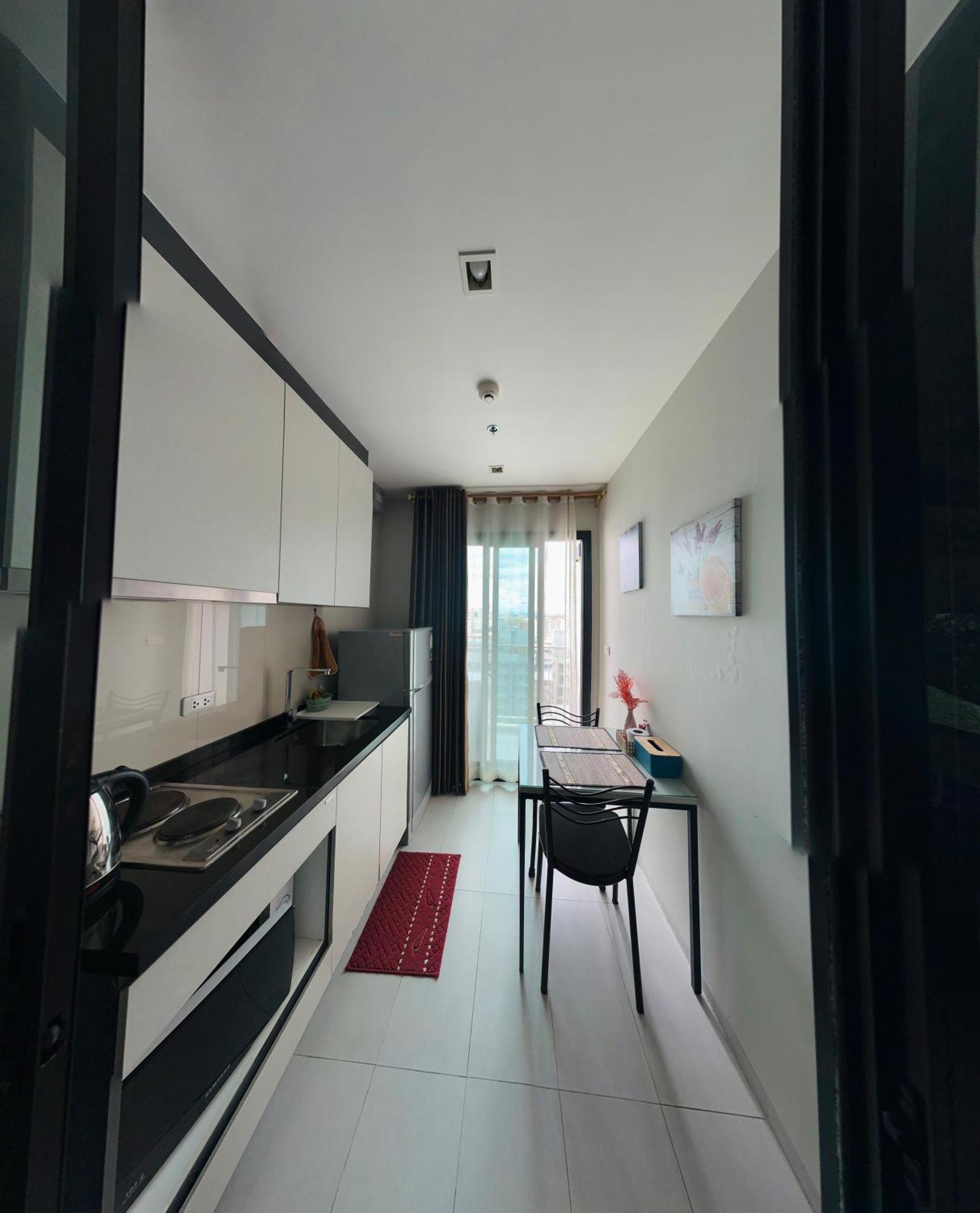 The Base Apartments At Central Pattaya Luaran gambar