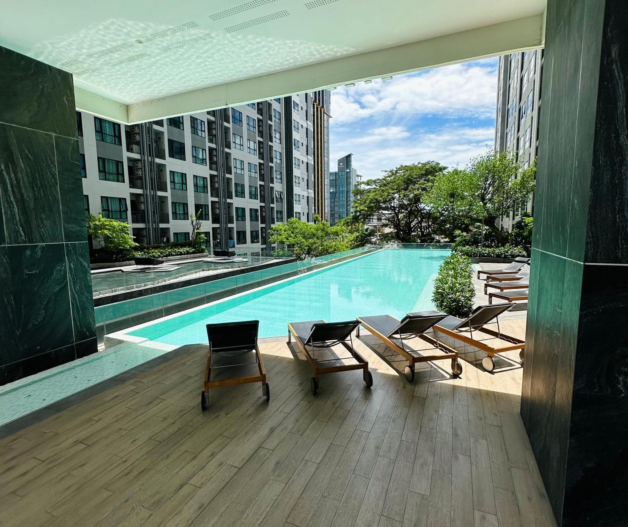 The Base Apartments At Central Pattaya Luaran gambar