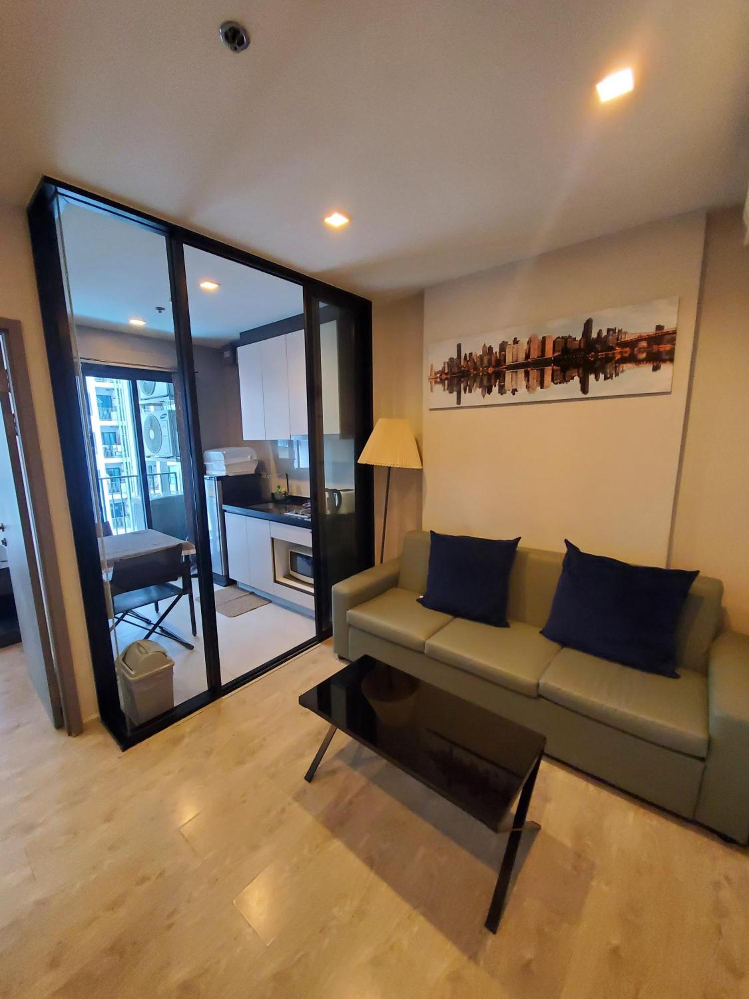The Base Apartments At Central Pattaya Luaran gambar